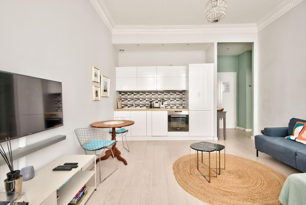 Very Nice 2P With All Comfort, City Center Ac/Wifi ภายนอก รูปภาพ